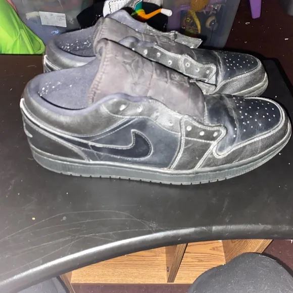 Men's Black Jordan Shoes