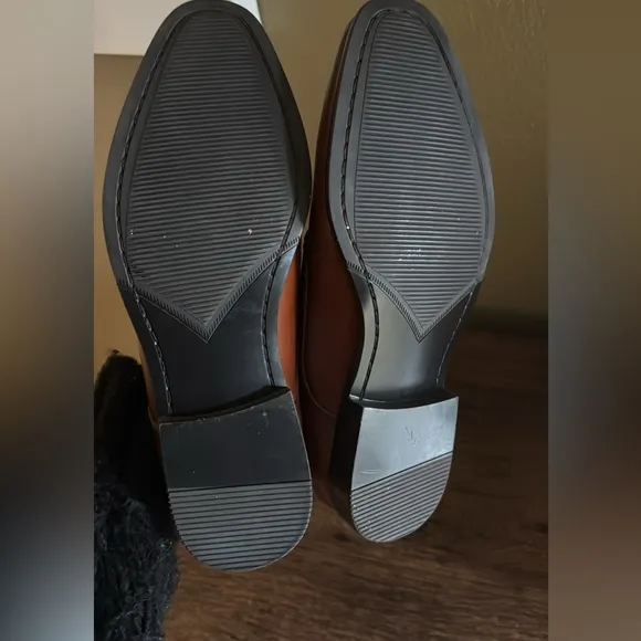 Men’s dress shoes