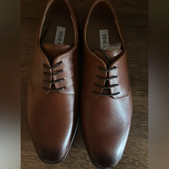 Men’s dress shoes