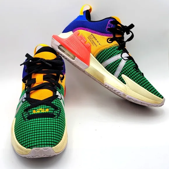Men's LeBron Witness 7 Basketball Sneakers SIZE 9