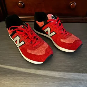 Men’s Like New-New Balance Red and Black Sneakers
