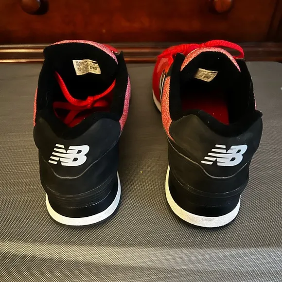 Men’s Like New-New Balance Red and Black Sneakers