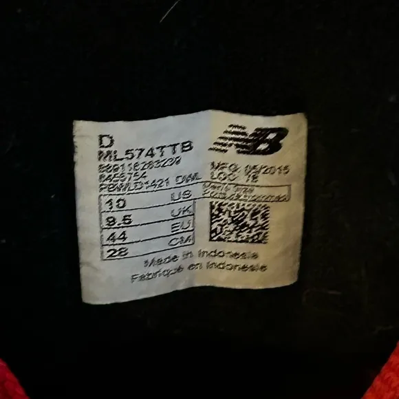 Men’s Like New-New Balance Red and Black Sneakers