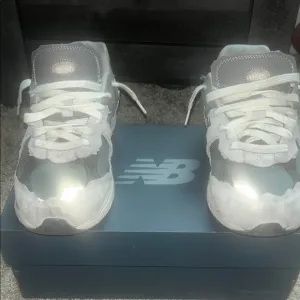 Men’s New Balance grey protection packs