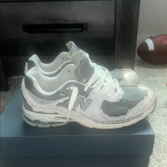 Men’s New Balance grey protection packs