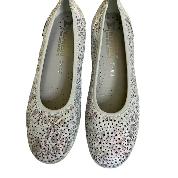 Mephisto flat shoes size size 8.5