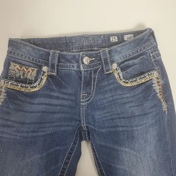Miss Me embrroidered, rhinestone, studded signature boot cut jeans size 25