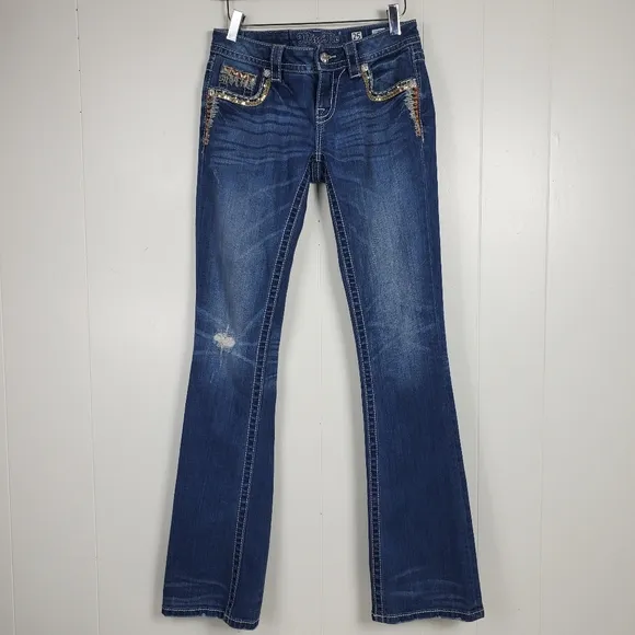 Miss Me embrroidered, rhinestone, studded signature boot cut jeans size 25