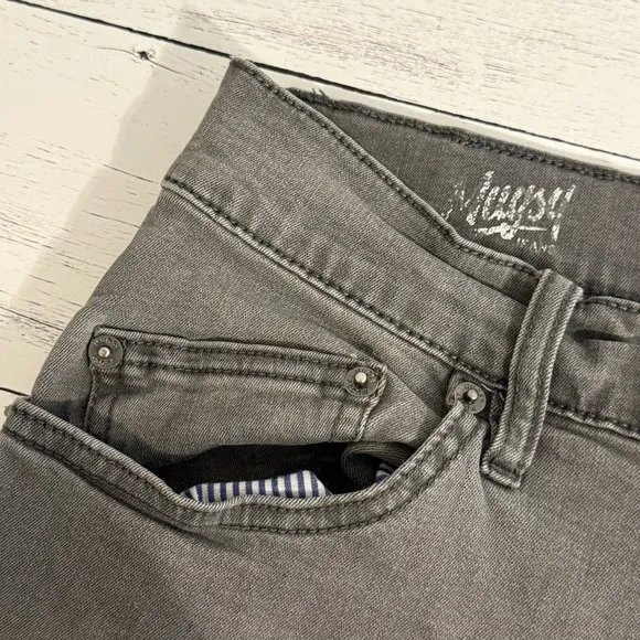 Mugsy Jeans Mens 32x36Gray Denim Faded Stretch Straight Leg Preppy Comfort