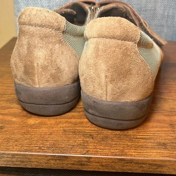 MUNRO Joliet Brown Suede Sneakers Casual Classic Hipster Comfy Cushion Non Slip