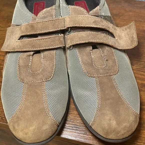 MUNRO Joliet Brown Suede Sneakers Casual Classic Hipster Comfy Cushion Non Slip