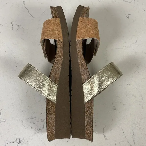 Naot Althea Radiant Gld Lthr/ Cork Lthr 4035-YE Size 39