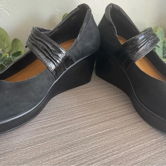 NAOT Black Nubuck Leather Mary Jane Platform Wedge Shoes Womens Size 40 EU 9.5US
