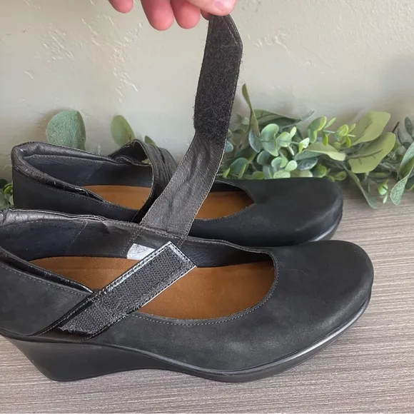 NAOT Black Nubuck Leather Mary Jane Platform Wedge Shoes Womens Size 40 EU 9.5US
