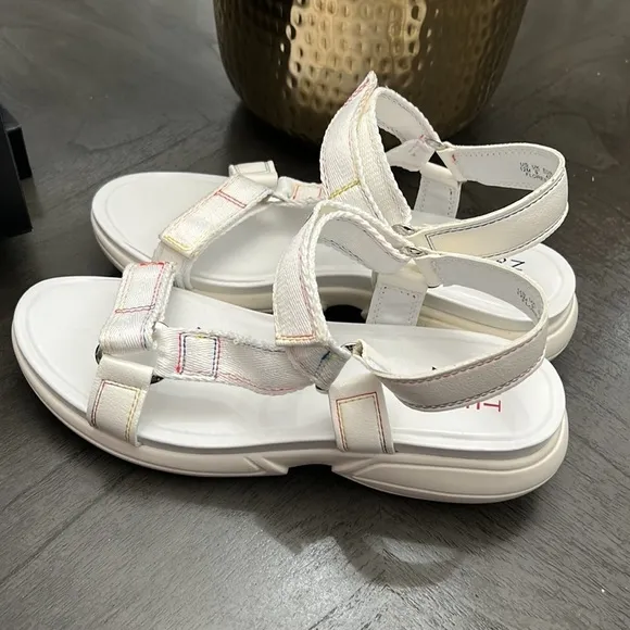 Naturalizer Flores Sandal in White Multi