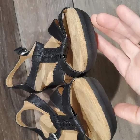 Naturalizer Women Comfort Ankle strap leather shoes sz 10M sandals