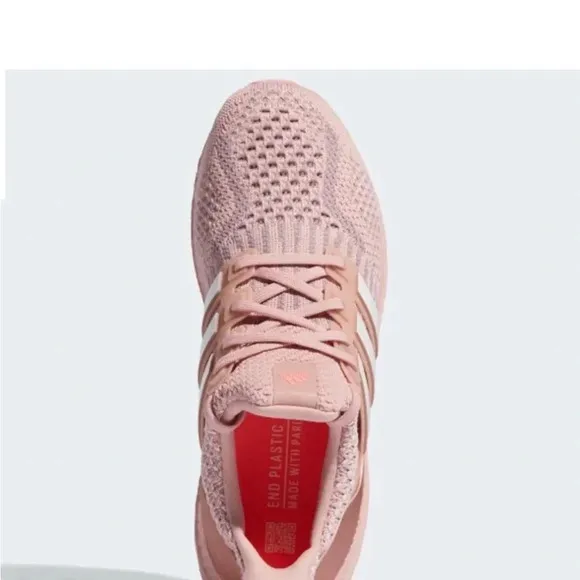 New Adidas ultra boost 5.0 DNA Winder SIZE 8 running shoes mauve pink