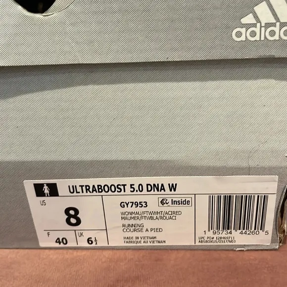 New Adidas ultra boost 5.0 DNA Winder SIZE 8 running shoes mauve pink