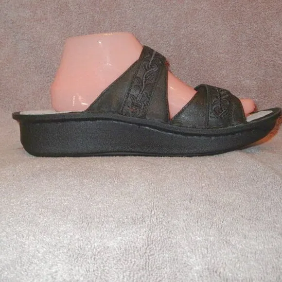 NEW Alegria CLARA Tooled LEATHER Sandals Size 42 11 COMFORT Slide PADDED Arch