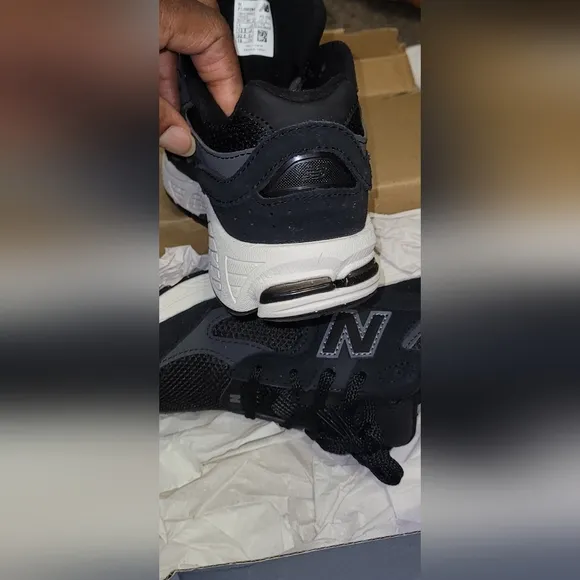 New Balance 2002R Boys' Grade School Size1