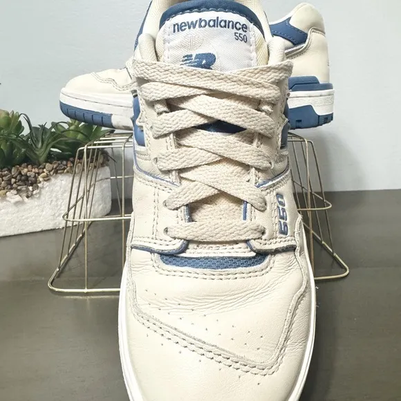 New Balance 550 White Dusk Blue (W) women’s size 6.5 great used condition