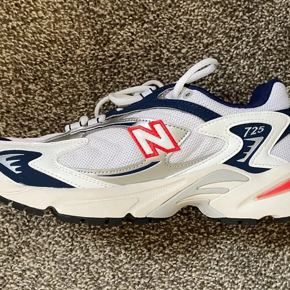 New Balance 725 Sneakers (Size: M 7/W 8.5) NWOT