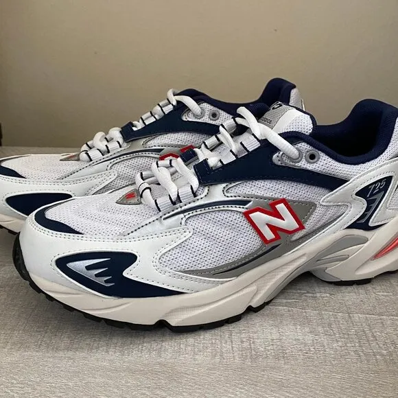 New Balance 725 Sneakers (Size: M 7/W 8.5) NWOT