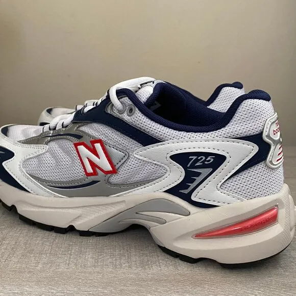New Balance 725 Sneakers (Size: M 7/W 8.5) NWOT