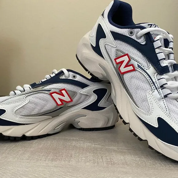 New Balance 725 Sneakers (Size: M 7/W 8.5) NWOT