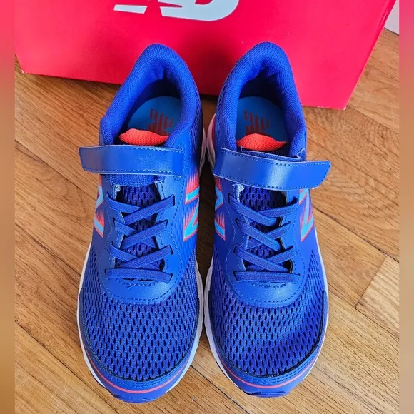 New Balance Big Kids 680V6 Hook and Loop running Sneakers