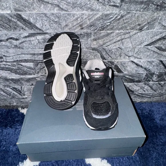 New Balance Infant/Toddler Black Sneakers
