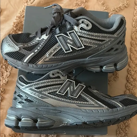 New Balance Kids' Black Sneakers
