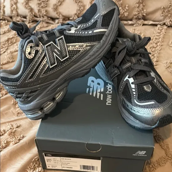 New Balance Kids' Black Sneakers