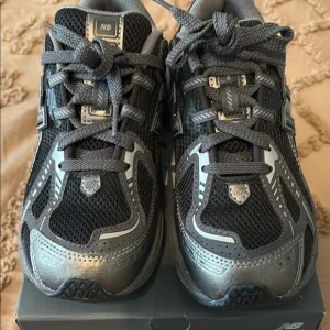 New Balance Kids' Black Sneakers