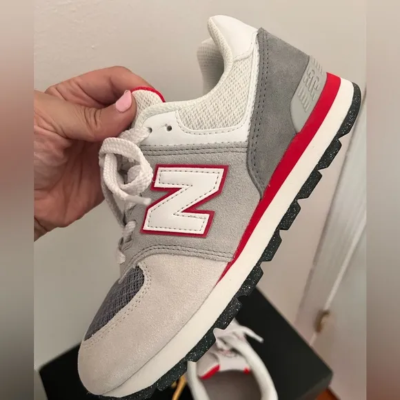 New Balance Kids' Gray and Red Sneakers almost new gently worn beautiful
