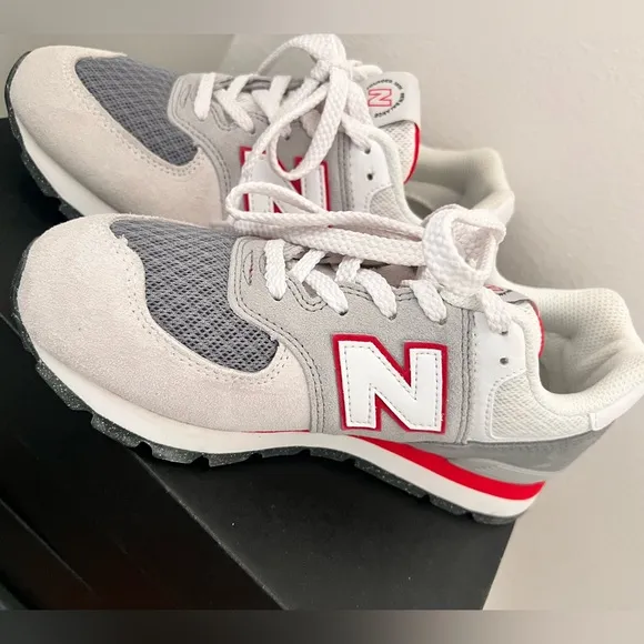 New Balance Kids' Gray and Red Sneakers almost new gently worn beautiful