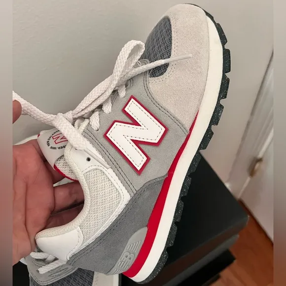New Balance Kids' Gray and Red Sneakers almost new gently worn beautiful
