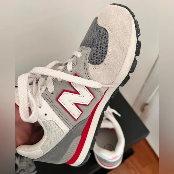 New Balance Kids' Gray and Red Sneakers almost new gently worn beautiful