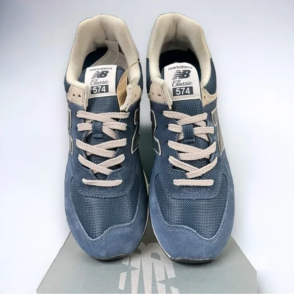 New Balance Women’s 574 Core Classics Sneakers, Navy/White, Size 11 (WL574EVN)