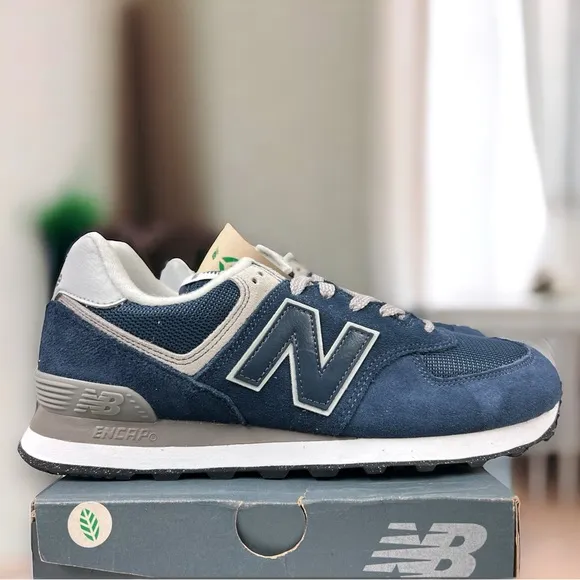 New Balance Women’s 574 Core Classics Sneakers, Navy/White, Size 11 (WL574EVN)