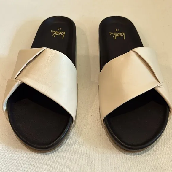 New Beek Tori Sandals in Cream Black