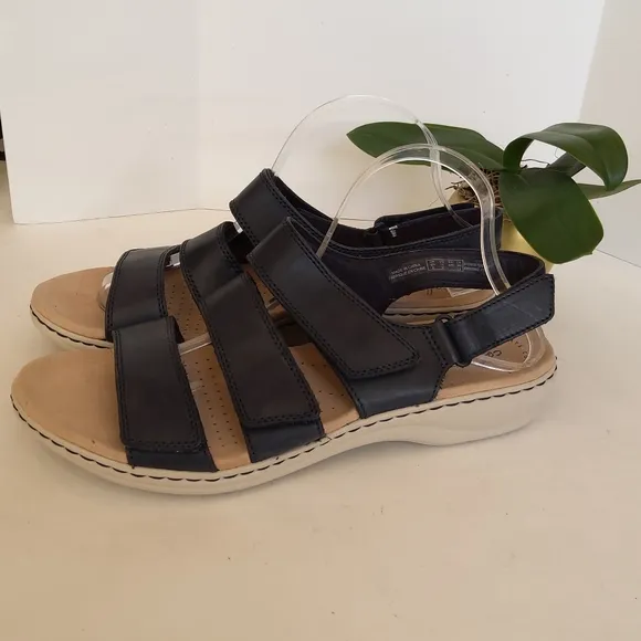 NEW !  Clark's blue sandals