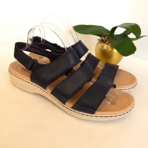 NEW !  Clark's blue sandals