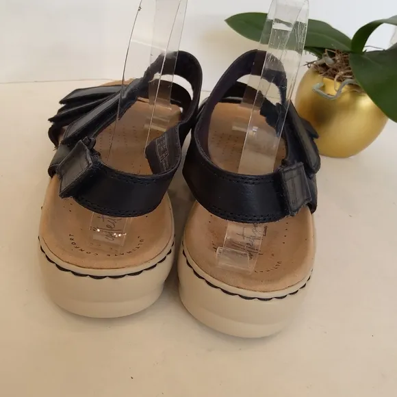 NEW !  Clark's blue sandals