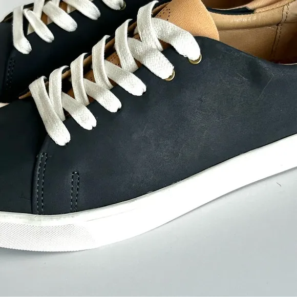 🌸NEW IN BOX Revitalign Women’s Orthotic Sneakers. Size: 7 Black &amp; Tan