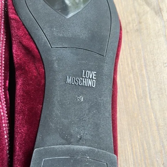New! Love Moschino Crystal Pointed Velvet Ballet Flat in Burgundy
