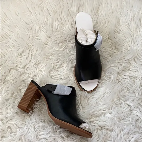 NEW • Madewell • The Riley Convertible Mule Black