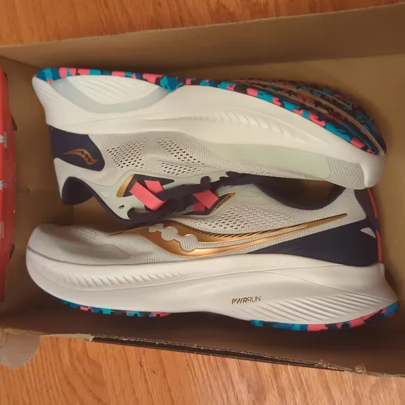 New Men -Saucony Guide Running Shoes