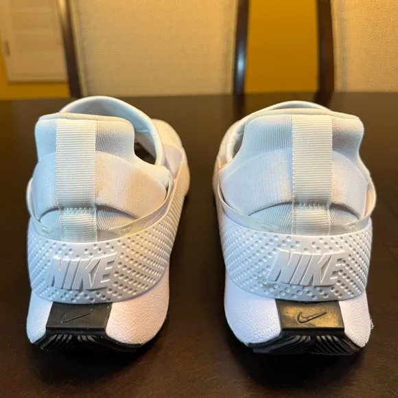 New Nike GO Flyease Sneaker Shoes White Black Size 11