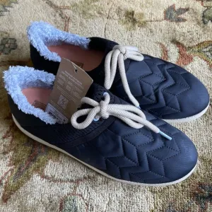 New OluKai Mahiki Shearing Lined Sneakers Black Size 10